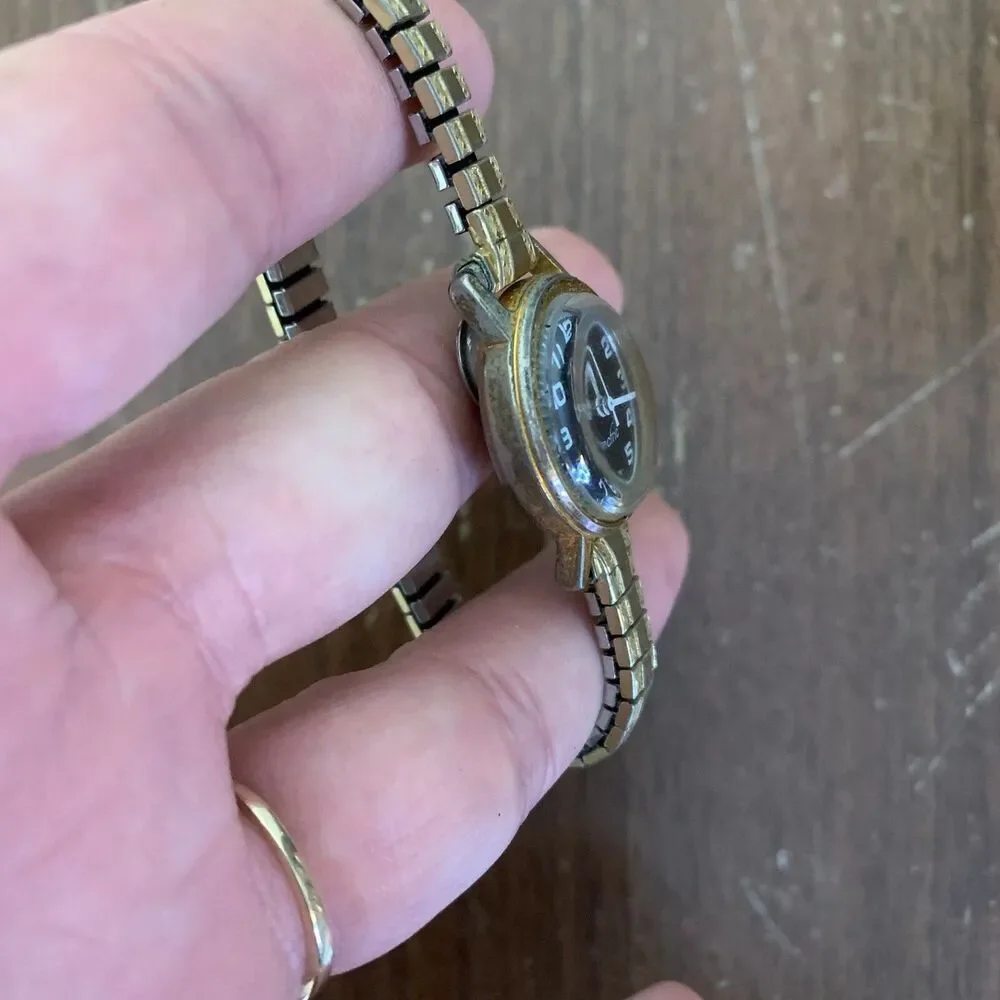 Vintage Women's Gold Timex Electric Analog Black‎ Face Speidel band Wrist Watch